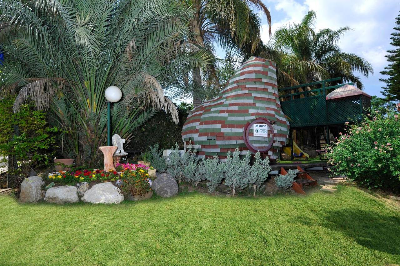 Family Cabin Menaẖemya Dış mekan fotoğraf