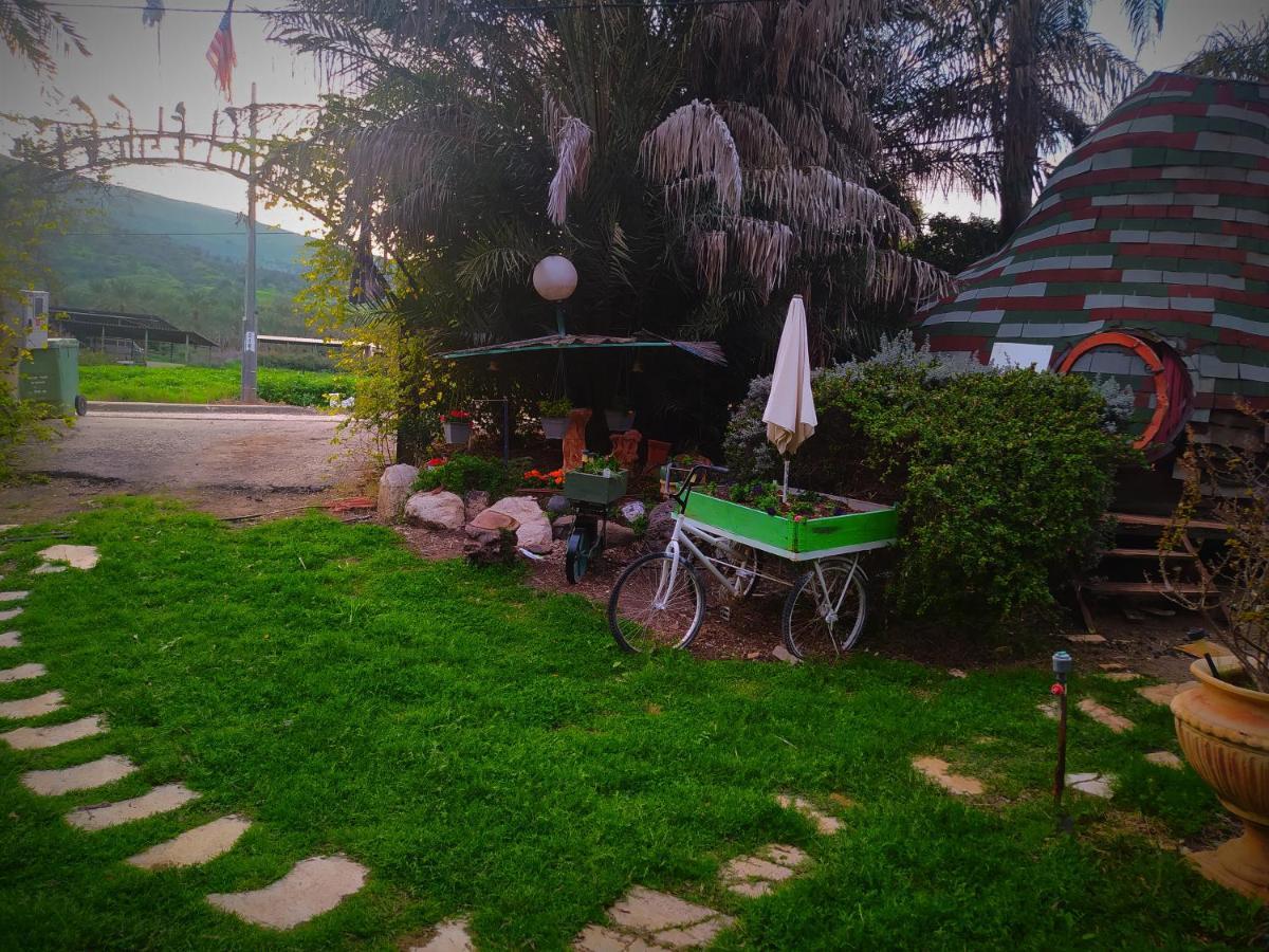 Family Cabin Menaẖemya Dış mekan fotoğraf
