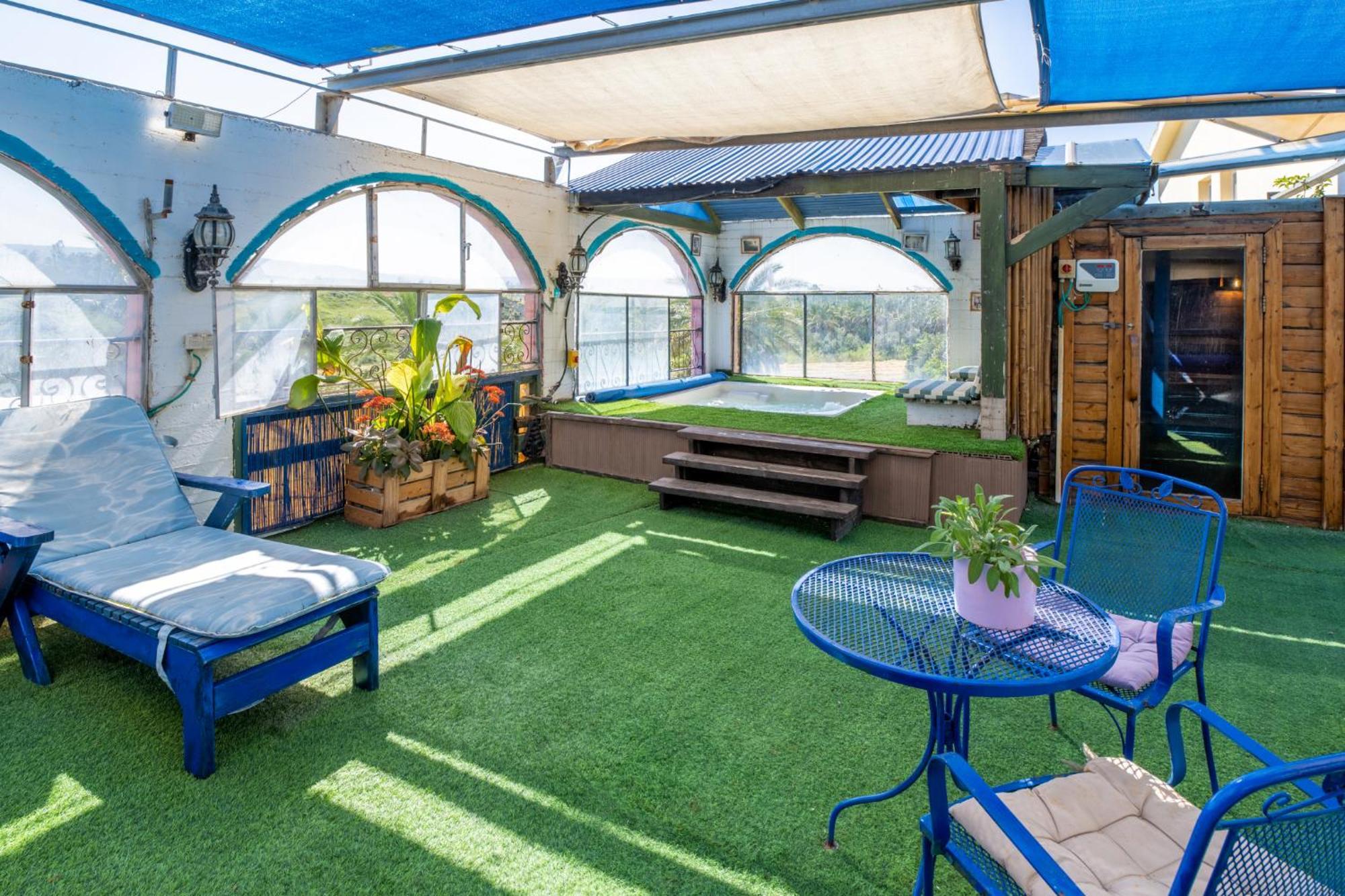 Family Cabin Menaẖemya Dış mekan fotoğraf